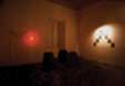 Christian Boltanski, Mort, 2002, installazione, filo elettrico, lampadina, dimensioni variabili